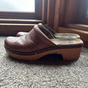 Clarks Brown Leather Clog Mules with Wood-Effect Platform